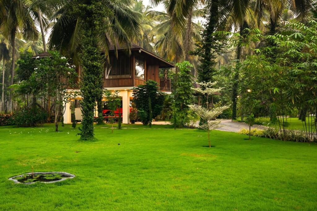 Villa Woods & Palms Pollāchi Exterior foto